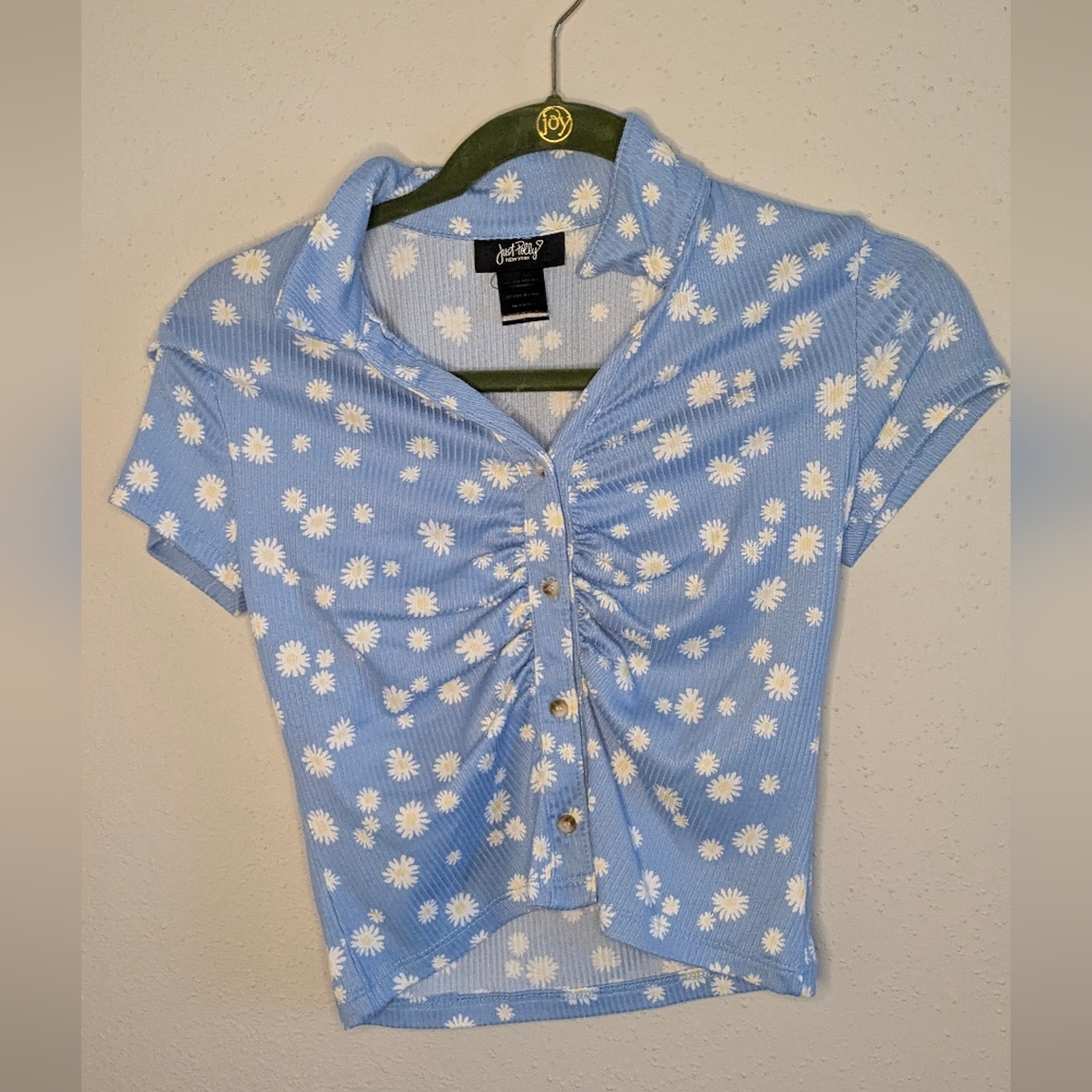 Blue Daisy Cropped Button-up